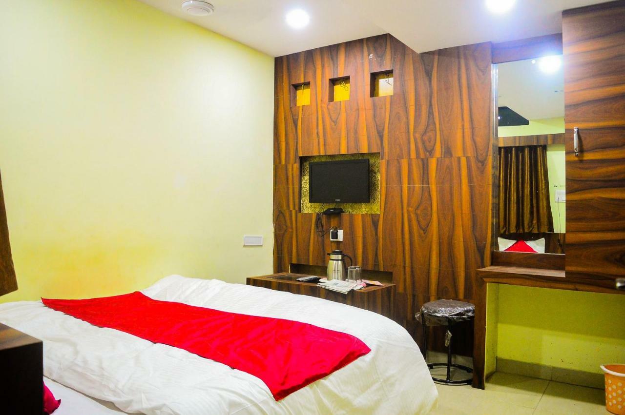 Hotel Kalash Ujjain Eksteriør billede